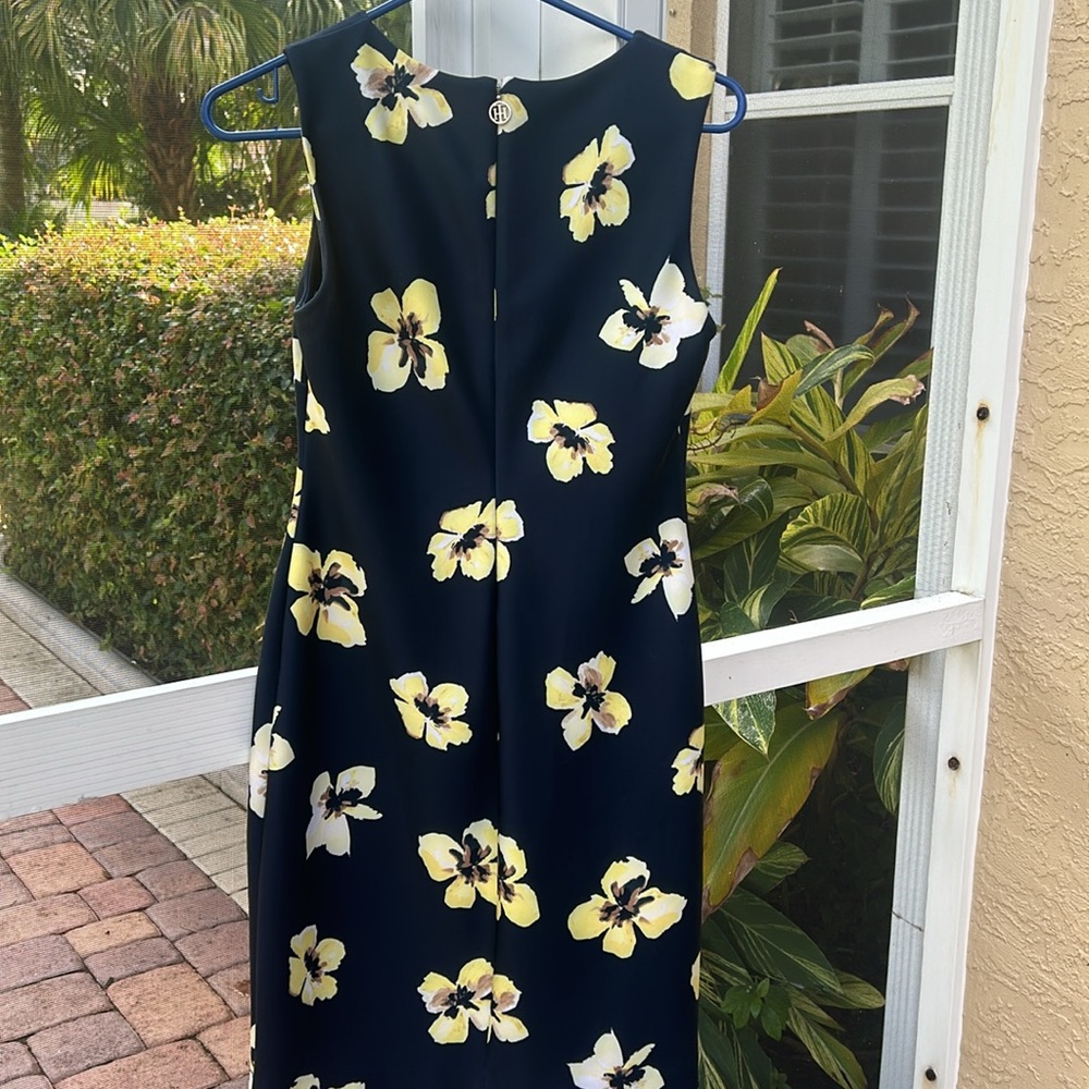 Tommy Hilfiger Navy Floral Sleeveless Scoop Neck Stretch Shift Dress Sz 4 EUC - Picture 16 of 17
